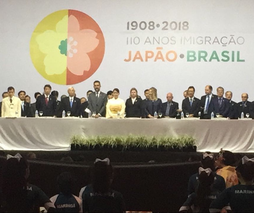 Princesa Mako quebra protocolo de horário e discursa na abertura