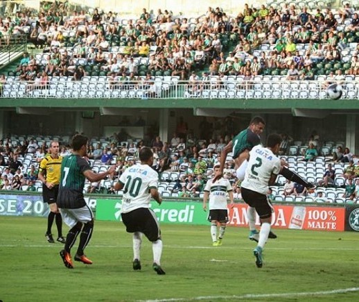 Maringá FC vence o Coritiba na casa do adversário