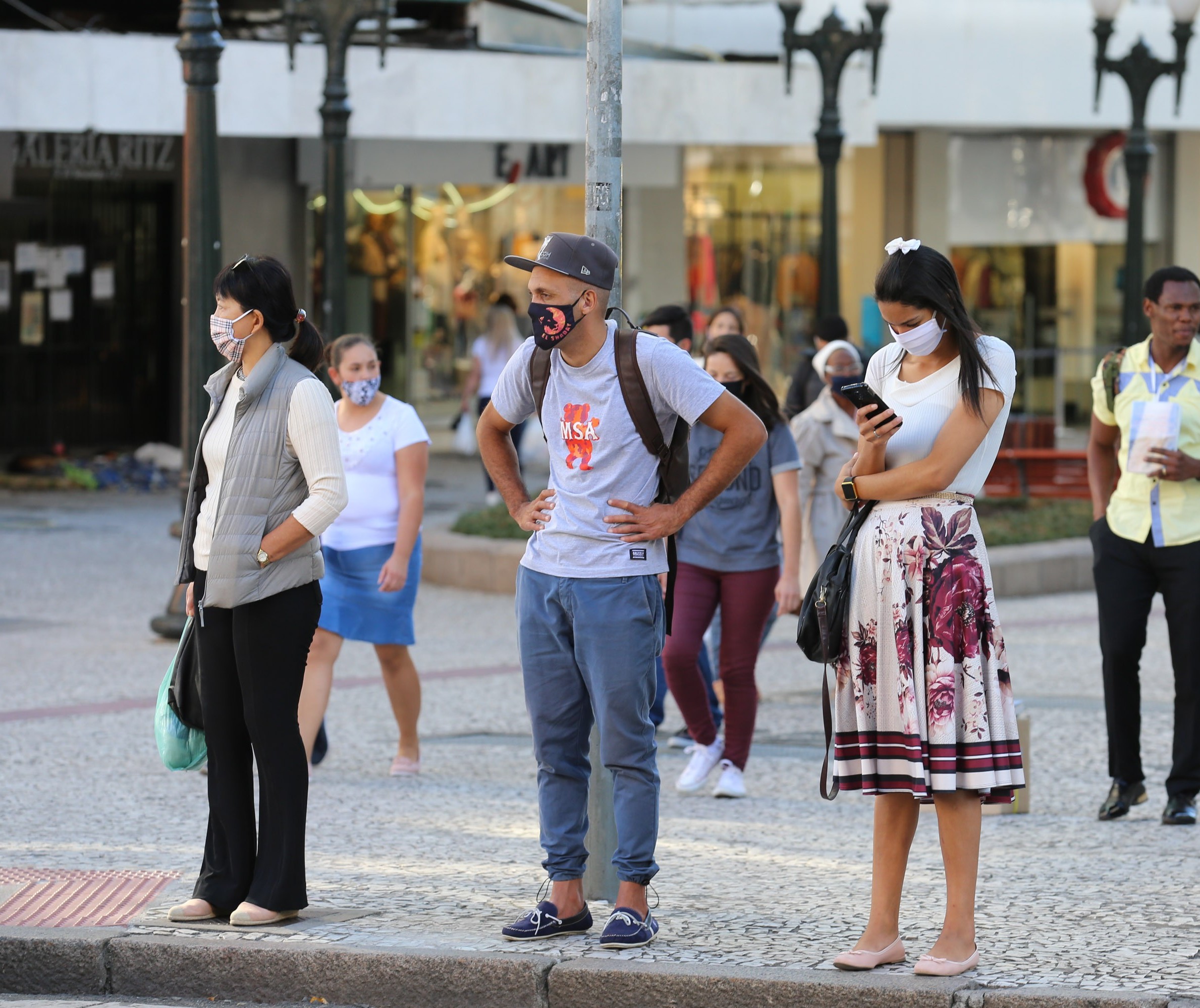 Curitiba voltou a registrar mais de dois mil casos ativos de Covid-19 