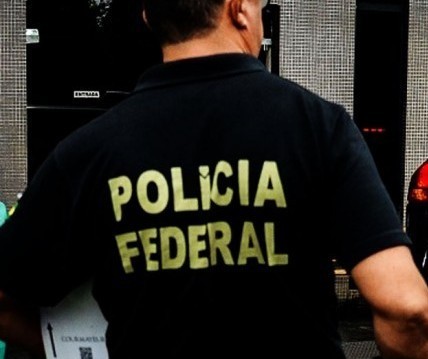 Falso policial federal nega ser dono de arma encontrada na casa dele  