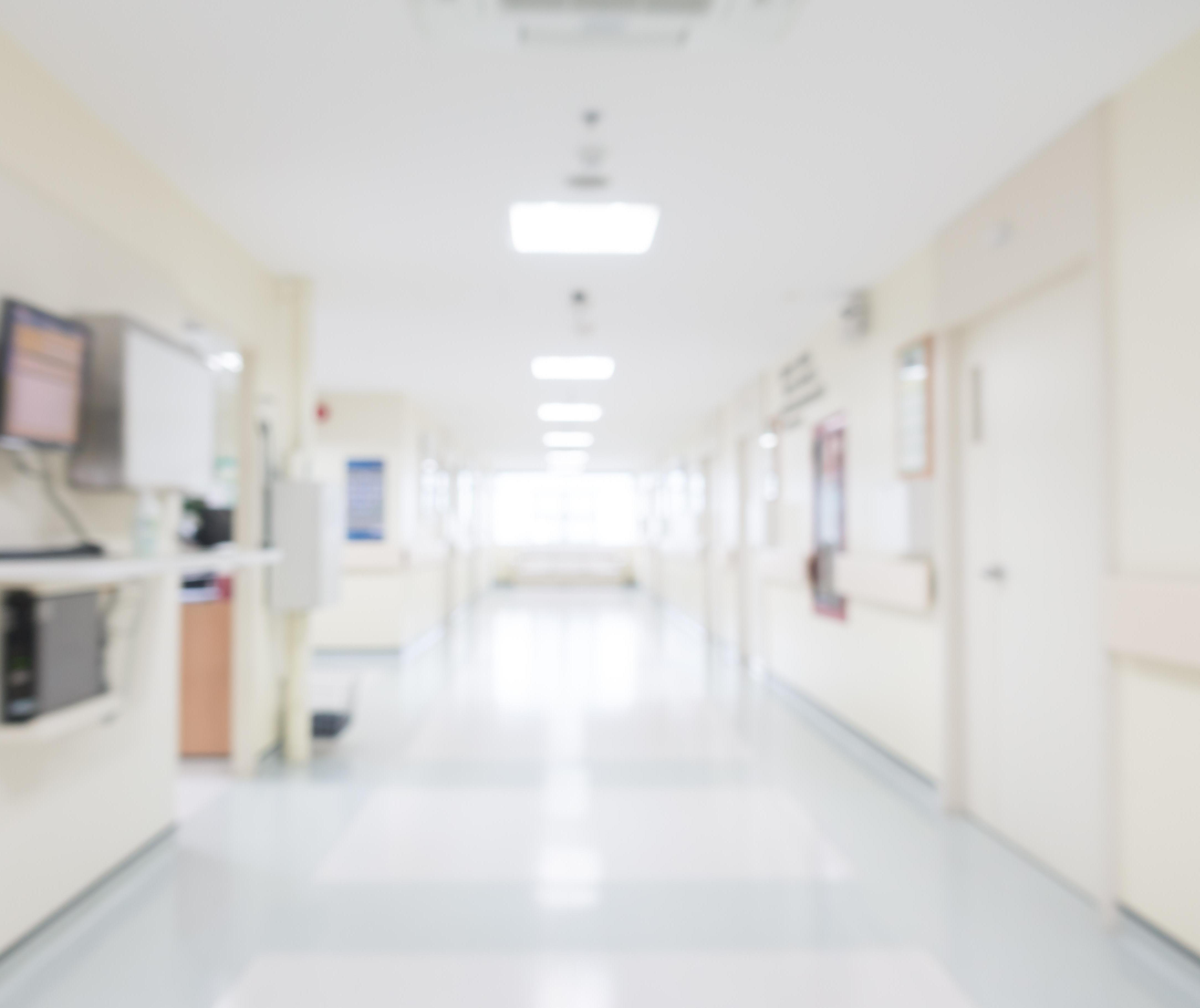 Mulher morre após cesárea e família acusa hospital de omissão