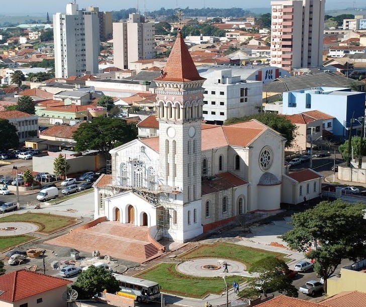 Cornélio Procópio publica decreto proibindo festas de carnaval