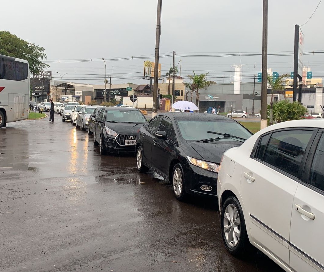 Apoiadores já fazem fila para visita de Bolsonaro em Maringá