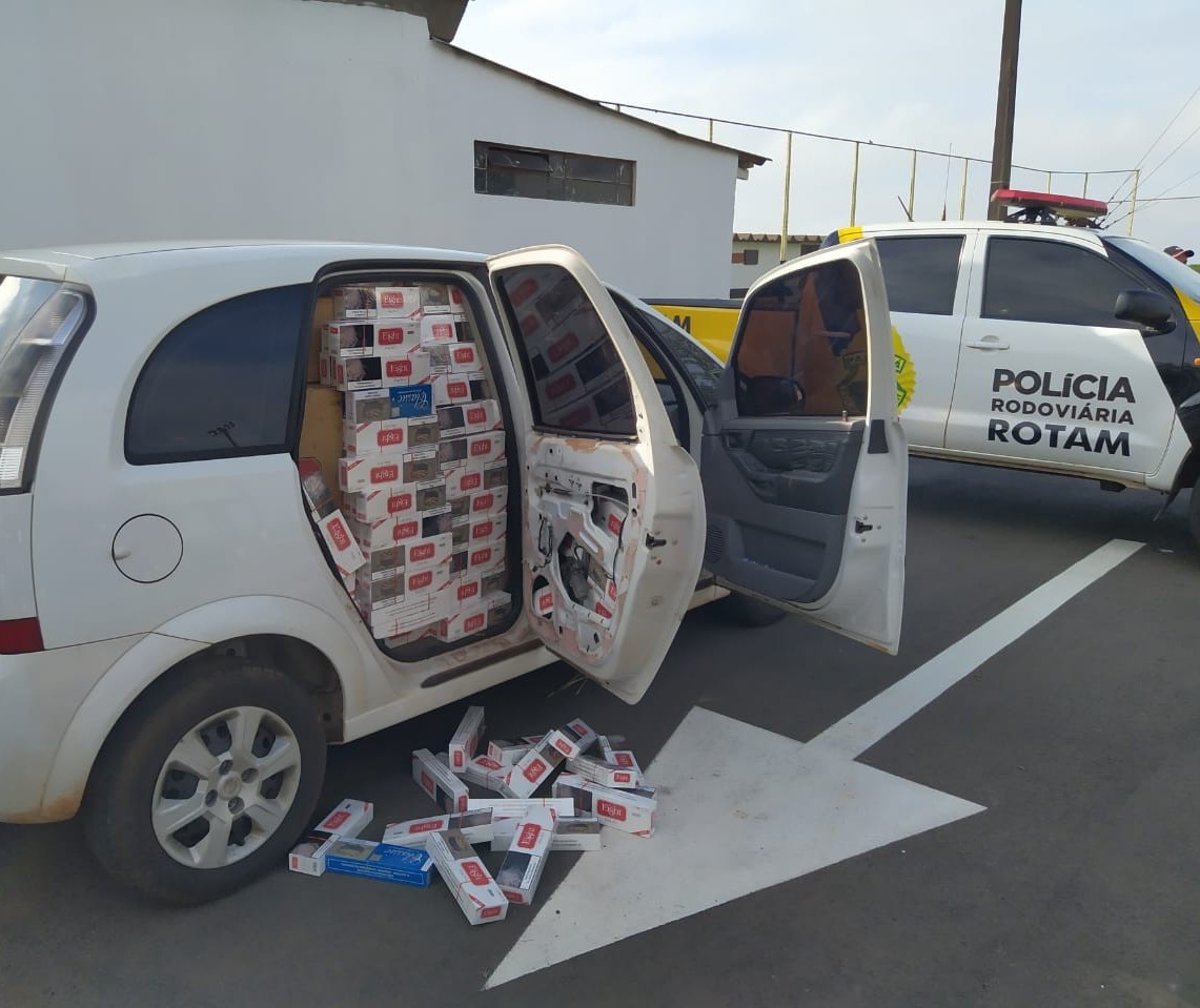 PRE encontra carro cheio de cigarros abandonado na PR-323