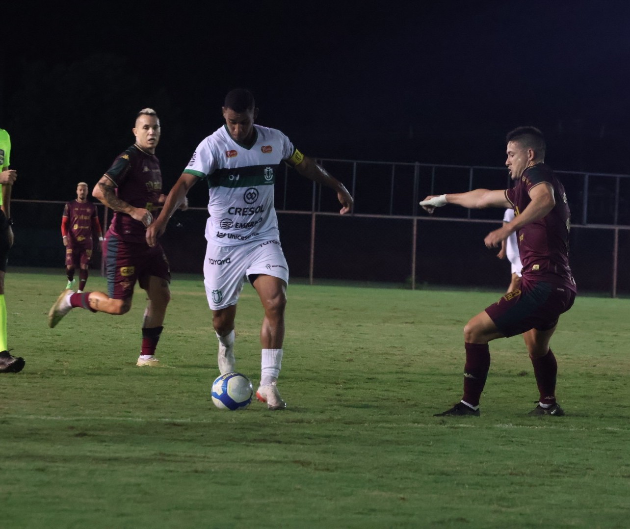 MFC vence a Portuguesa por 3 a 1 e é líder geral do campeonato