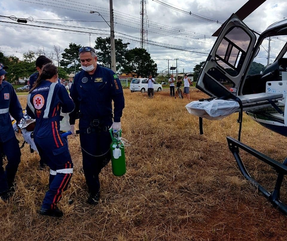 Homem cai de telhado enquanto limpava calha em Marialva