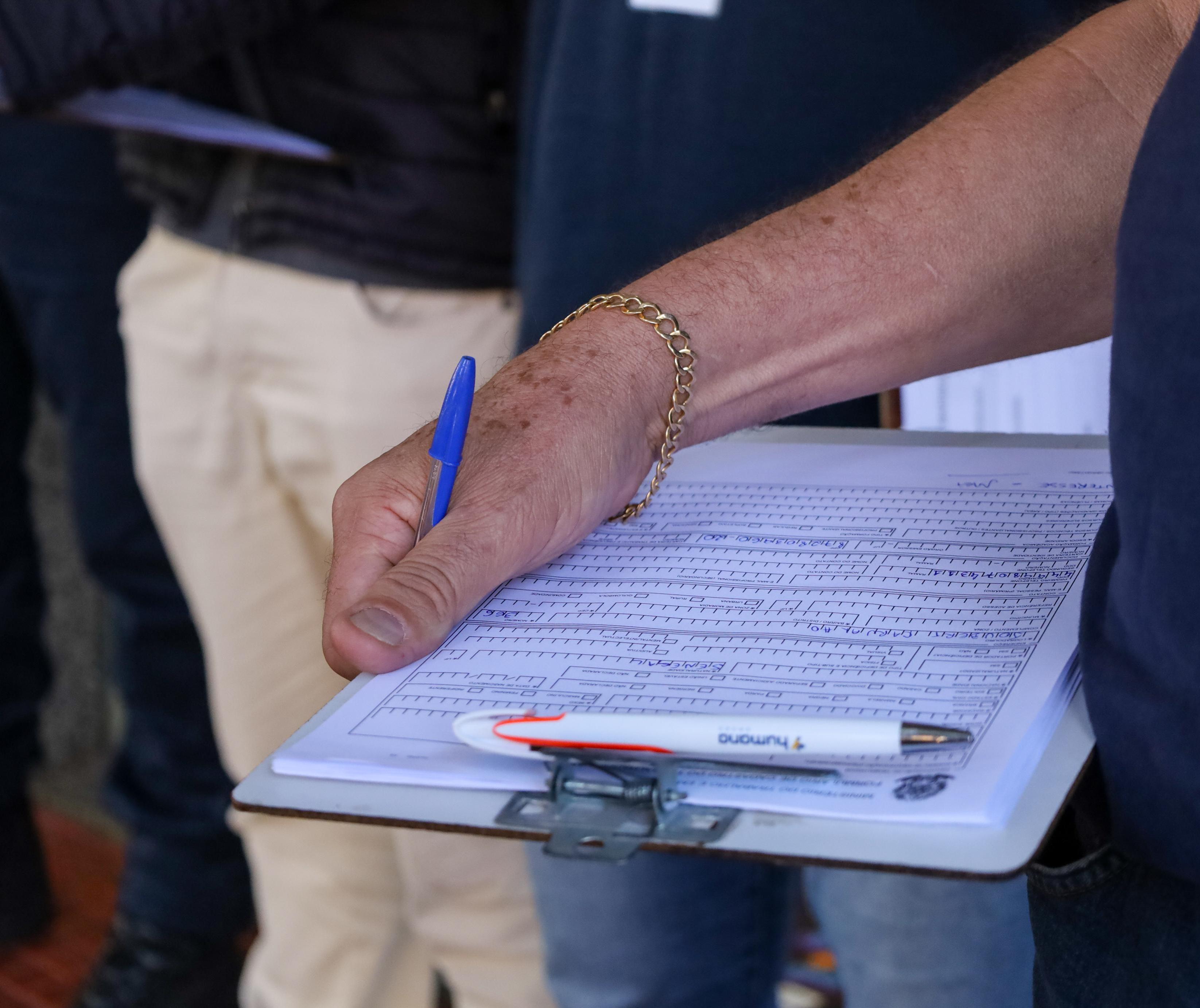 Ação para regularizar ambulantes começa com orientação e acolhimento; 27 ambulantes foram orientados