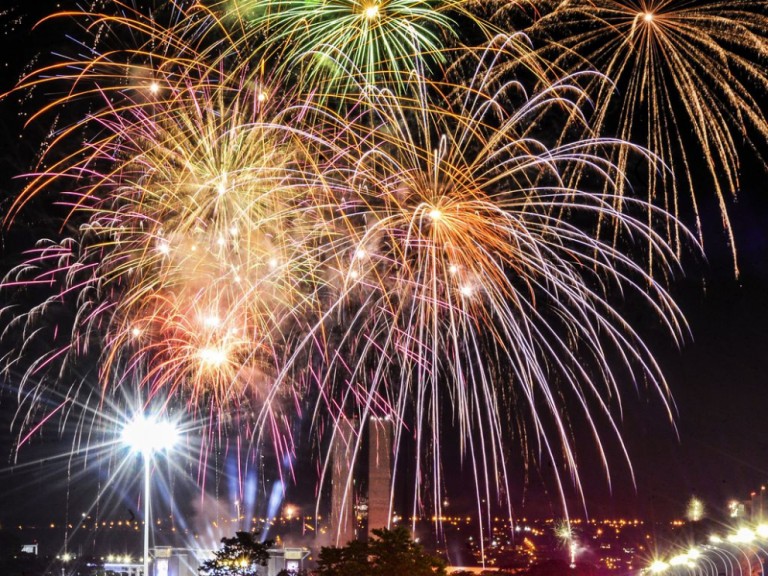 Ouvinte quer saber se os fogos de artifício estão liberados na virada do ano em Maringá