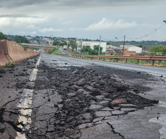 Trecho do Contorno Norte é interditado após chuva