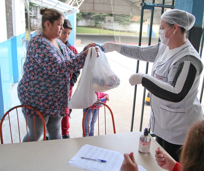 Mães de alunos da rede estadual querem informação sobre o kit merenda