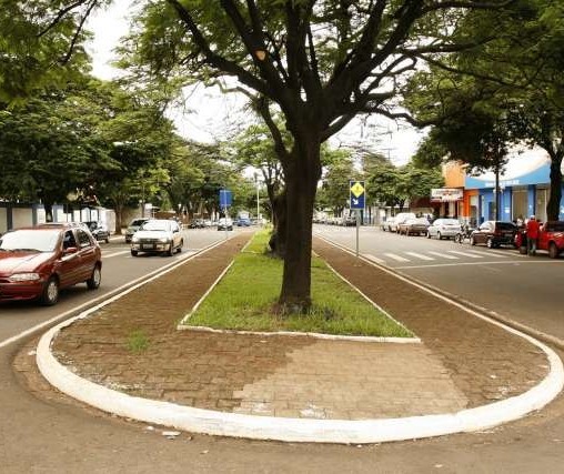 Acim e Prefeitura vão formar comissão para revitalizar a Avenida Brasil