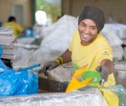 Empresa cria projeto que desenvolve a coleta de materiais recicláveis