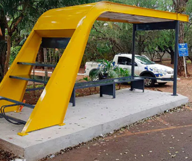 Vereador cobra manutenção e padronização de pontos de ônibus em Maringá