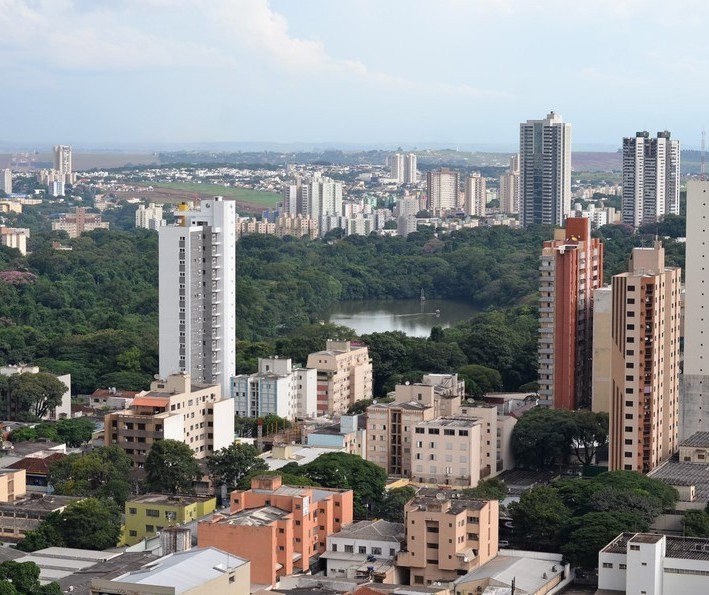 Confira o que abre e o que permanece fechado em Maringá