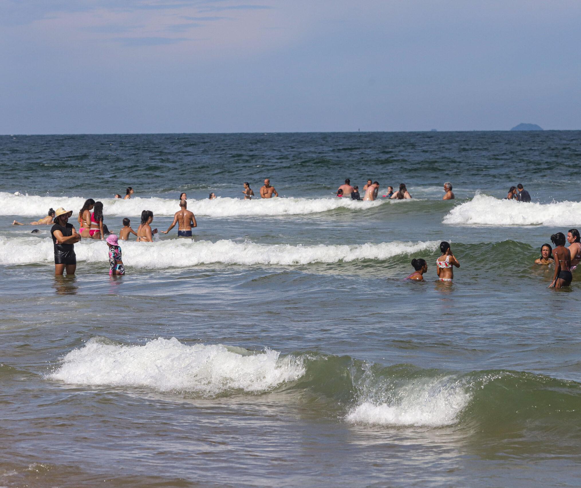 No mar, o perigo são as correntes de retorno