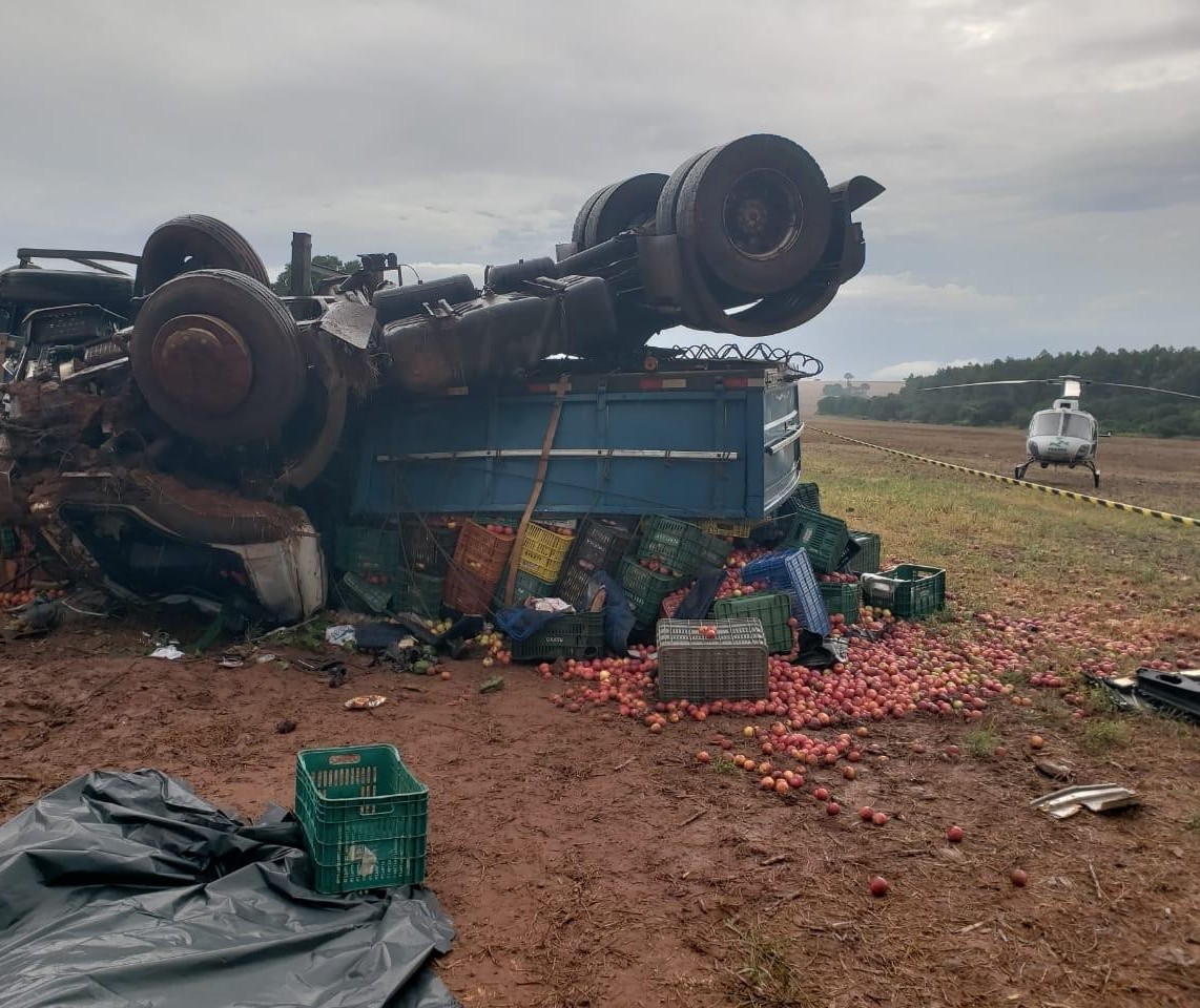 Motorista morre e criança fica gravemente ferida em acidente na PR-486