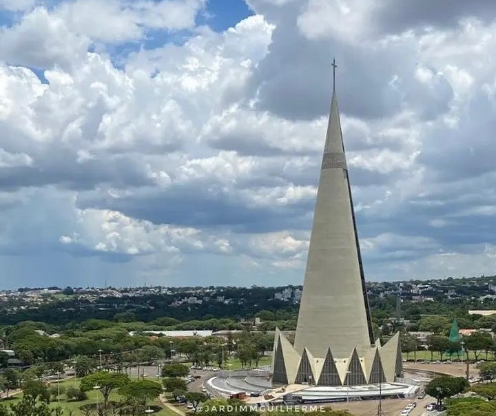 Tempo segue parcialmente nublado nesta quinta e ainda há possibilidade de chuva em Maringá