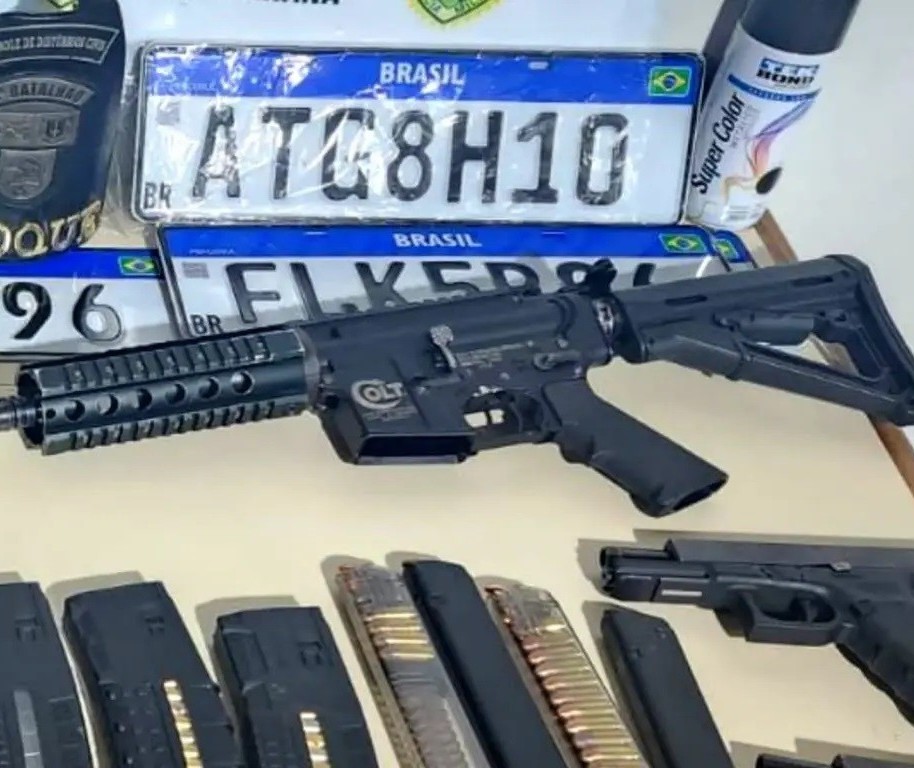 Suspeitos de participarem de execução em Maringá são presos com fuzil e pistolas em Londrina