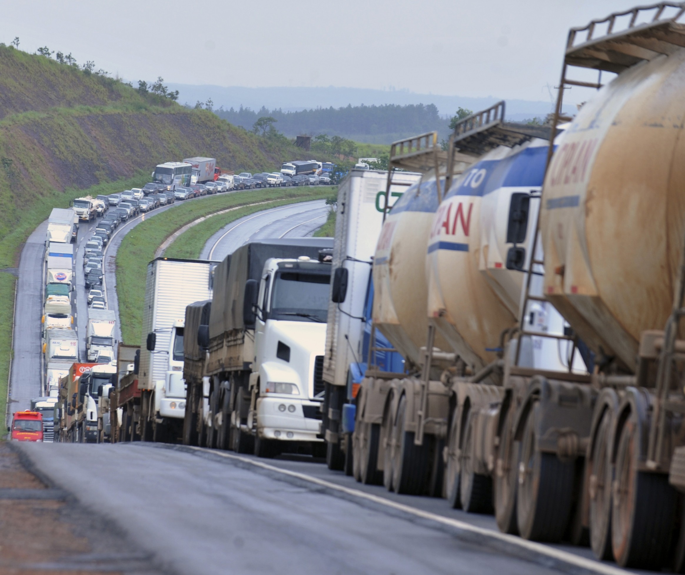 Notícias falsas de WhatsApp falam em nova greve de caminhoneiros e podem gerar pânico