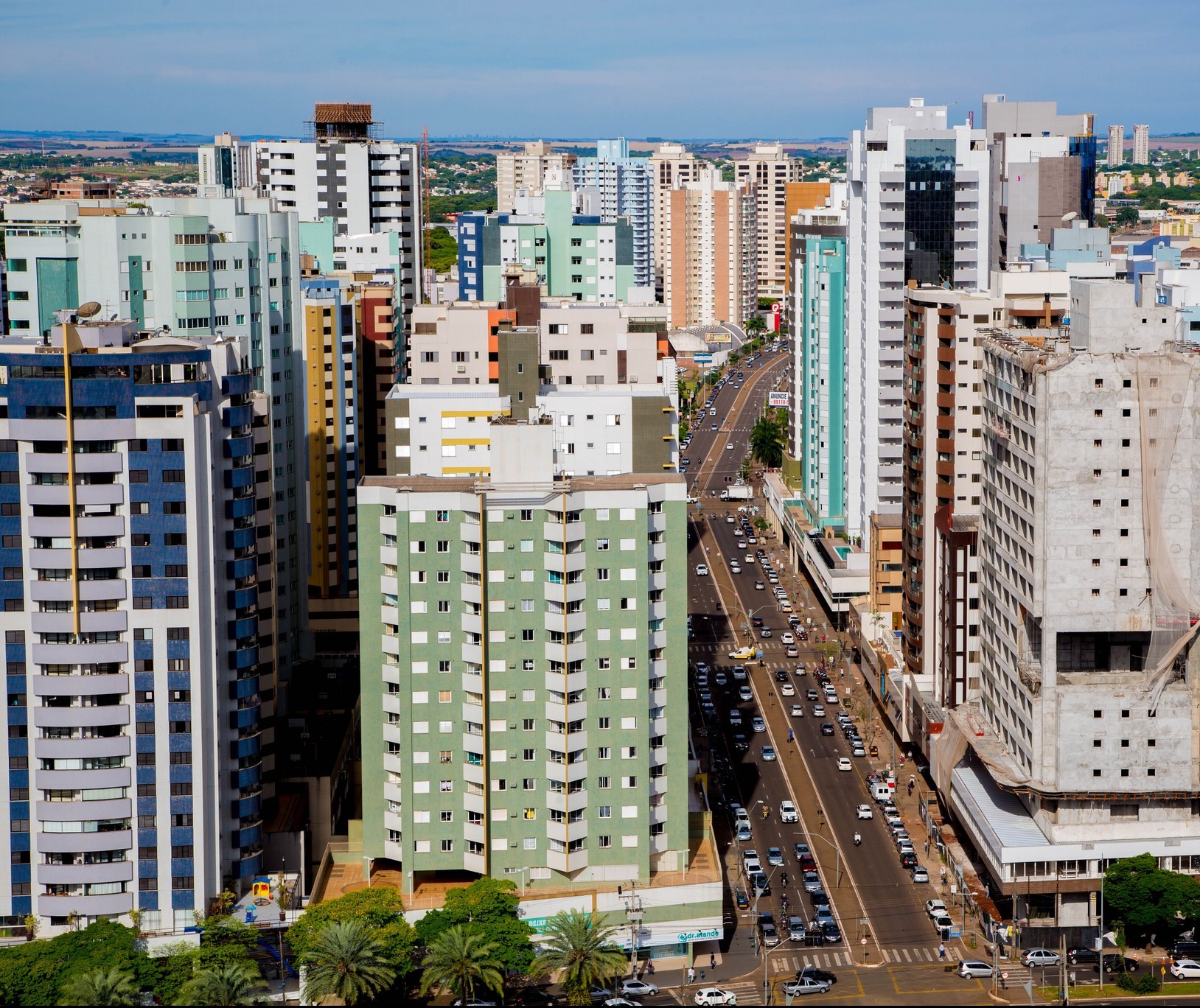 Mercado imobiliário maringaense reage