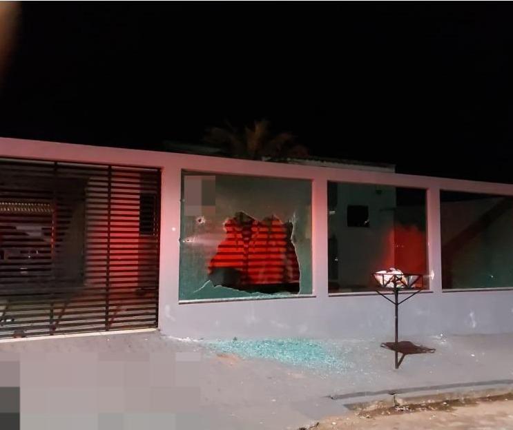 Mulher é presa três meses depois de tentar matar homem por pensão alimentícia