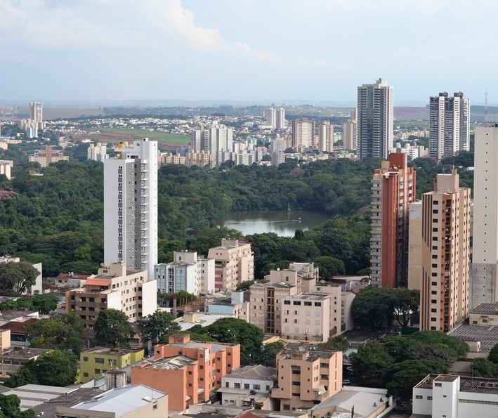 Confira o que abre e o que fecha na véspera e no feriado de Natal em Maringá