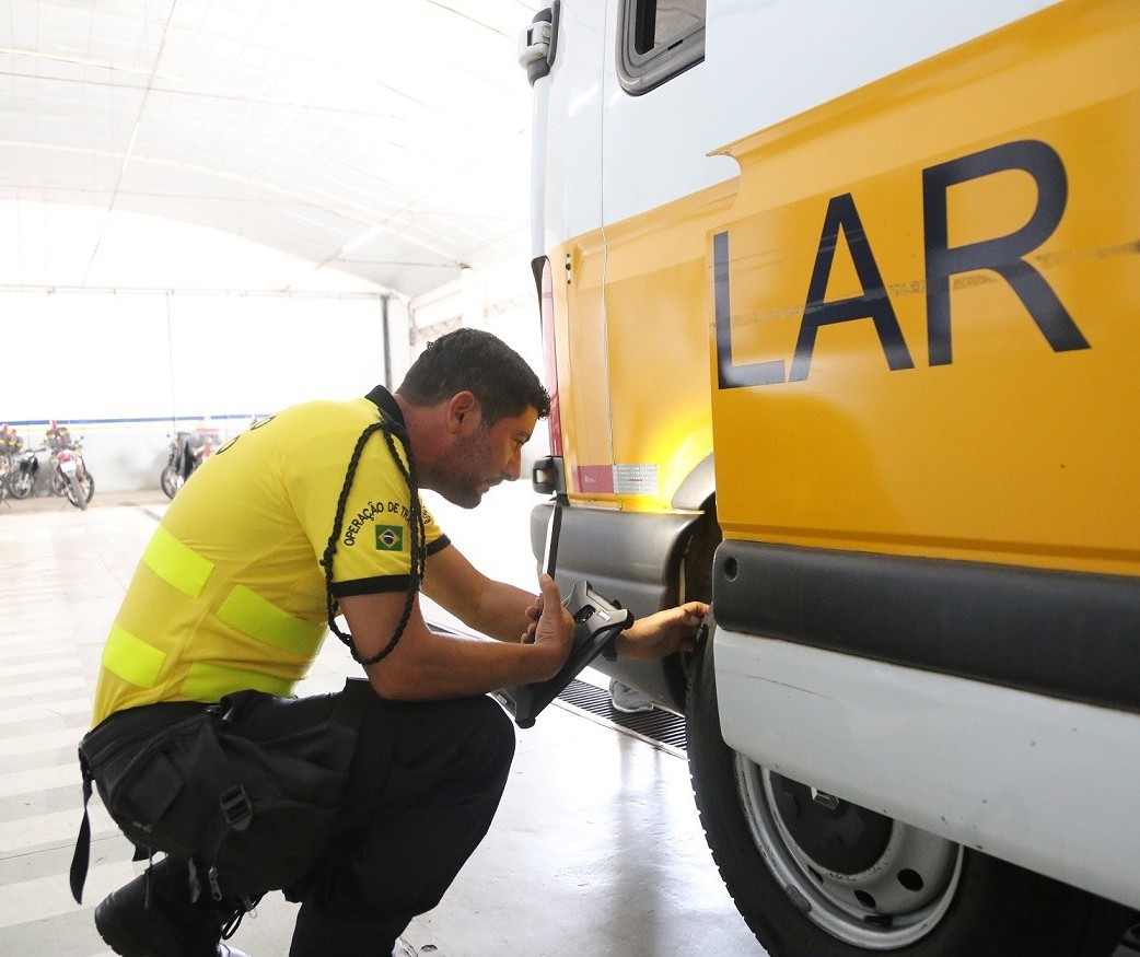 Prefeitura inicia vistoria semestral de veículos do transporte escolar 