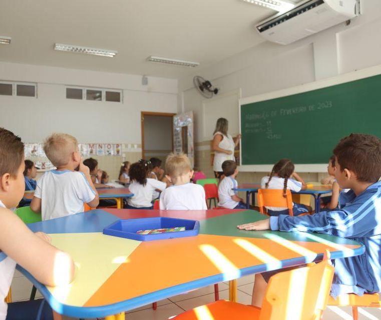 Mães fazem abaixo-assinado pedindo vagas em período integral