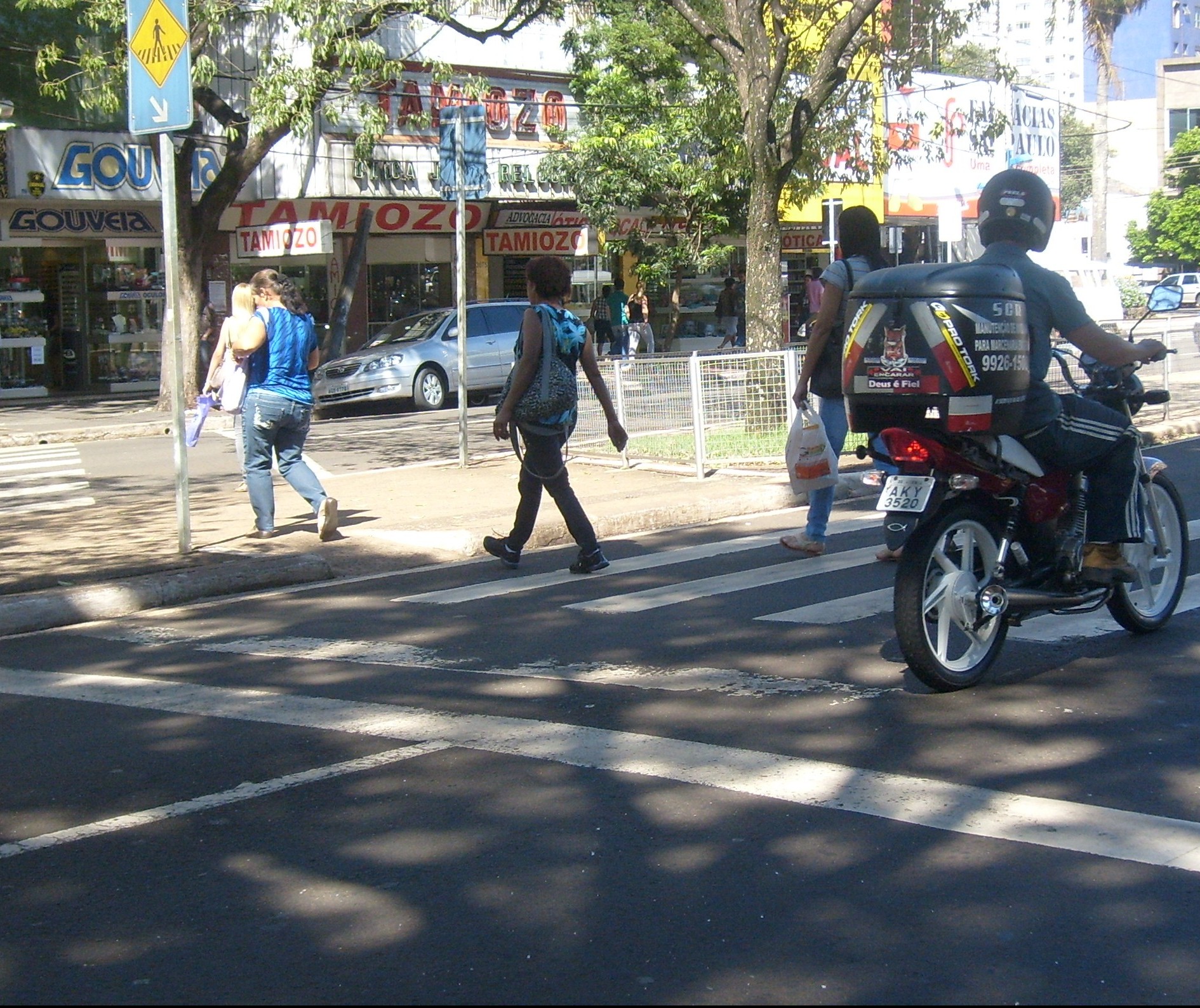 Motociclistas são alvo de campanha