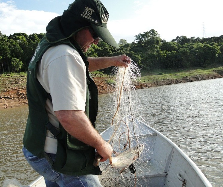 Pescadores estão sem receber o seguro defeso