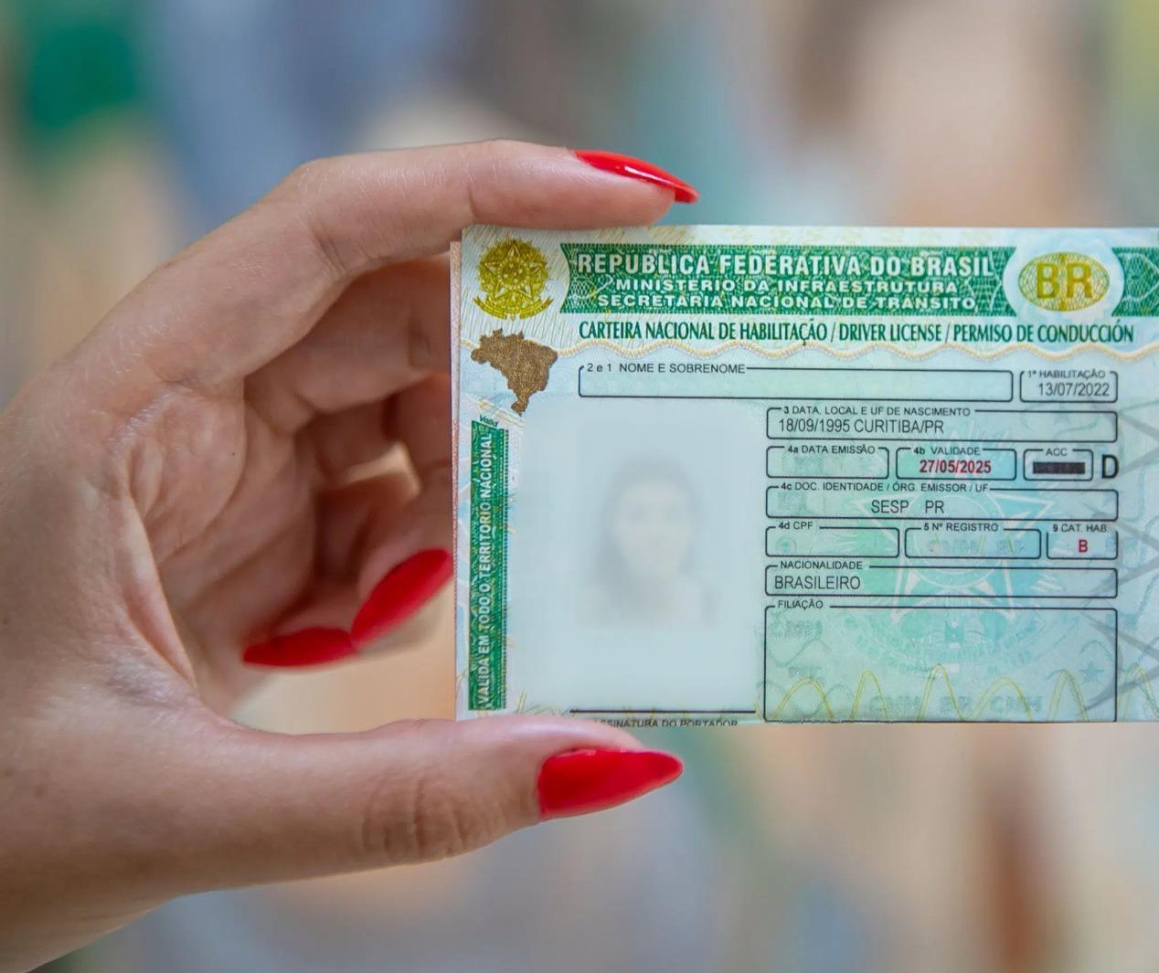 Após mudanças, Paraná soma mais de 100 mil pedidos de primeira habilitação