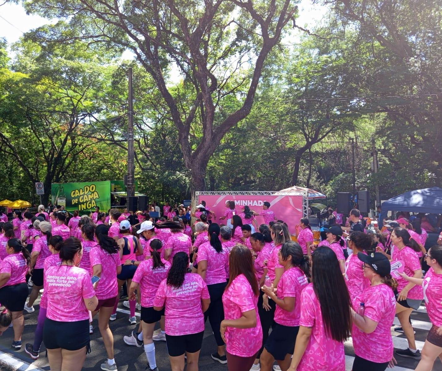 Caminhada reforça prevenção ao câncer e combate à violência em Maringá