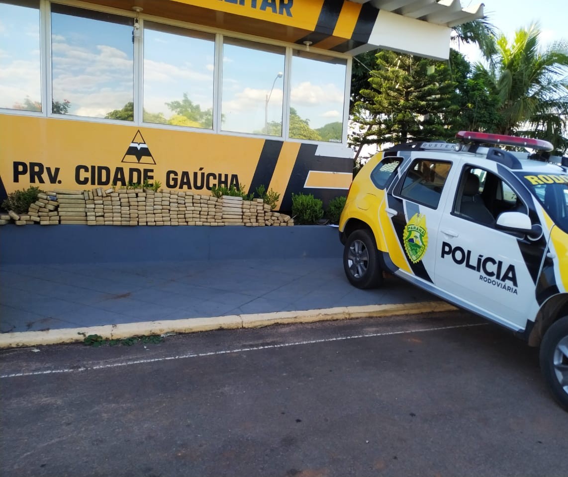 PRE encontra carro abandonado com 280 Kg de maconha