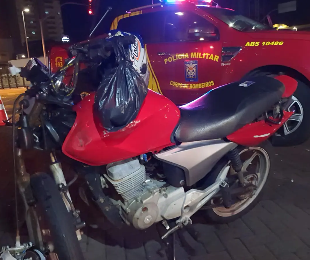 Motociclista tem traumatismo craniano em acidente na região central de Maringá