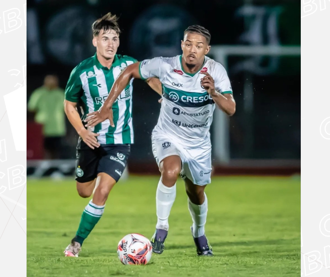 Maringá FC pressiona, mas erro na defesa garante vitória do Coritiba