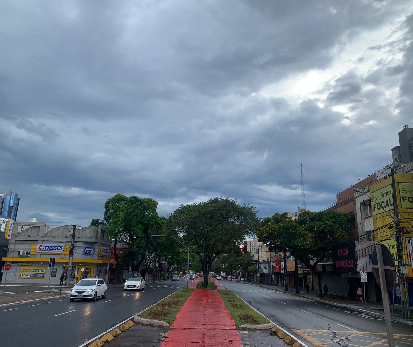 Terça-feira amanhece chuvosa em Maringá