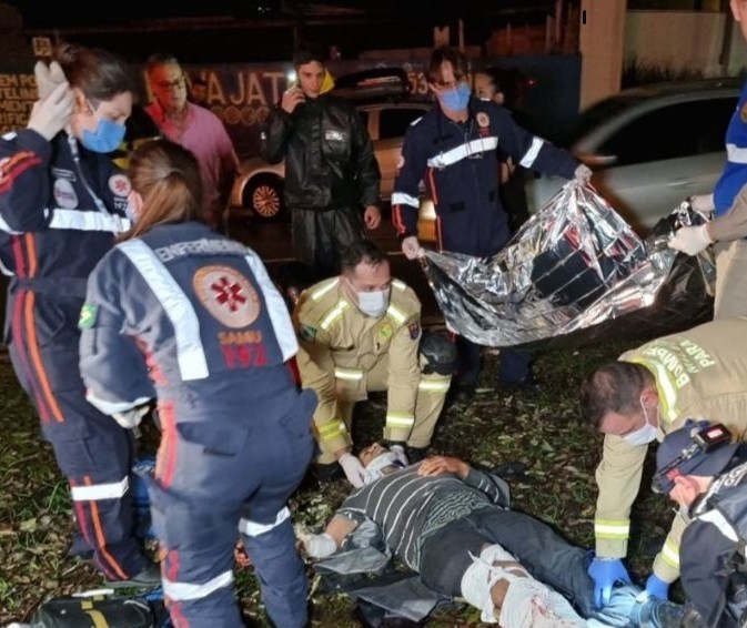 Motociclista fica ferido ao colidir contra carro, em Maringá