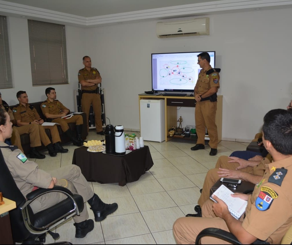 Policiamento ostensivo a pé começa na abertura noturna do comércio