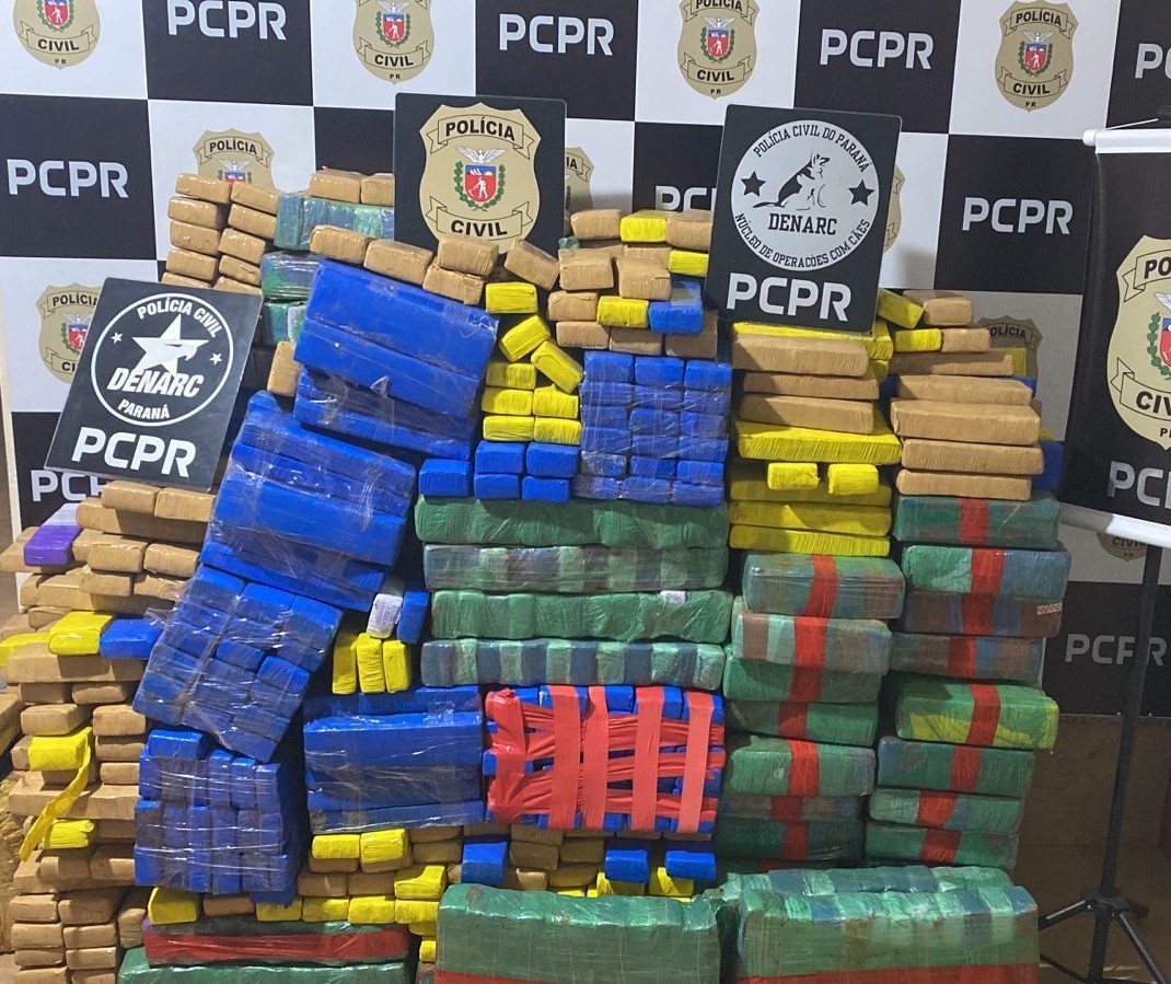 Polícia apreende 750 kg de maconha na carroceria de caminhão, em Maringá