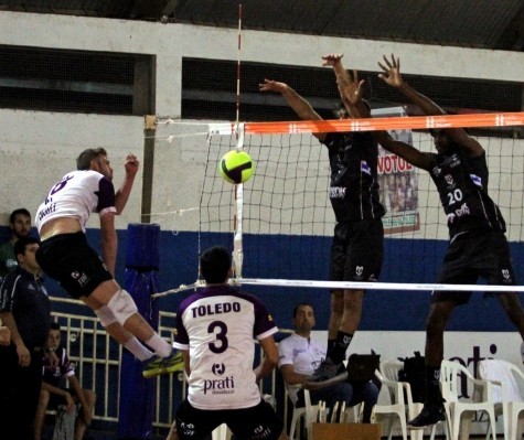 Denk Maringá vence a equipe de Toledo por 3 sets a 0