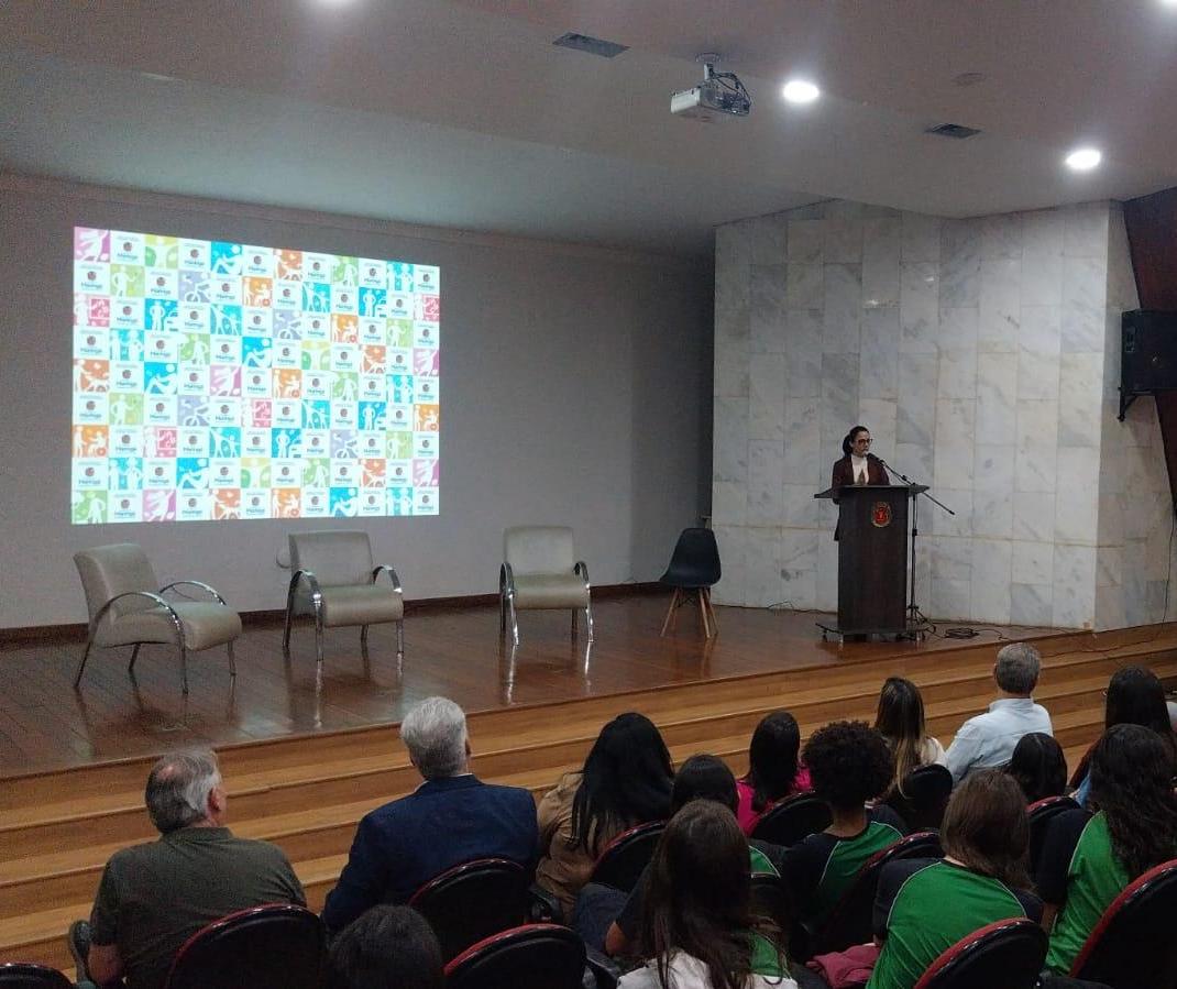 Semana Municipal das Meninas na Tecnologia começa com palestra
