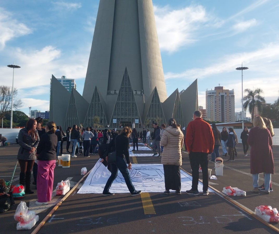 Catedral mantém tradição de tapetes mesmo com obra do Eixo Monumental