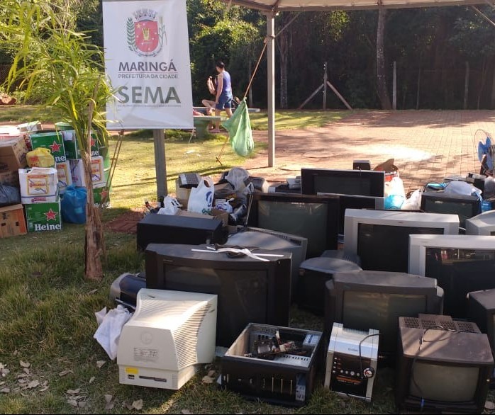 Mutirão coleta mais de 10 toneladas de lixo eletrônico e vidros 