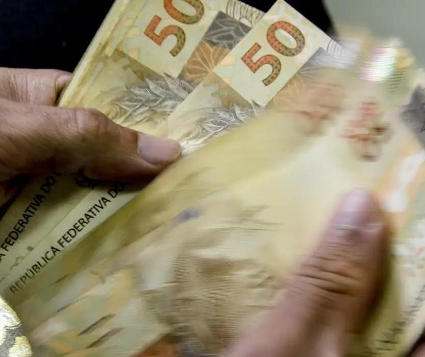 Novas regras permitem unificar até nove dívidas no consignado
