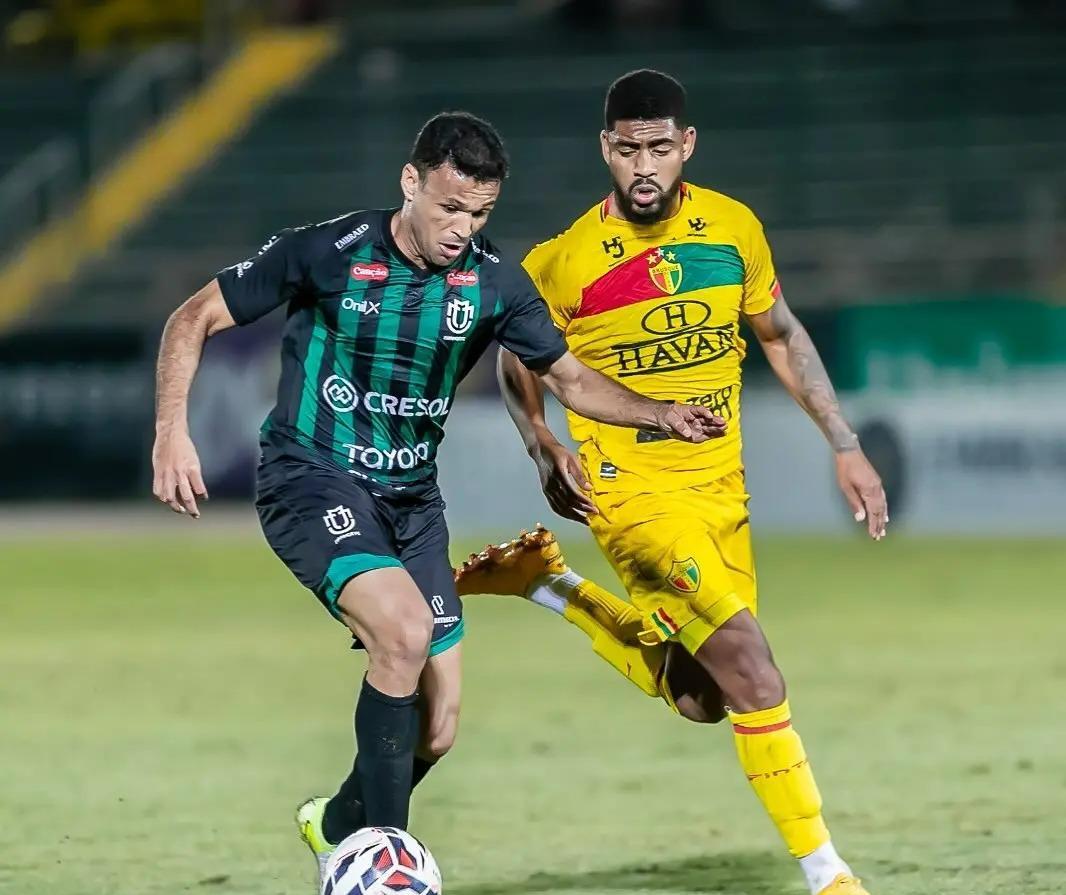 Maringá FC perde para o Brusque em casa e amplia jejum de vitórias