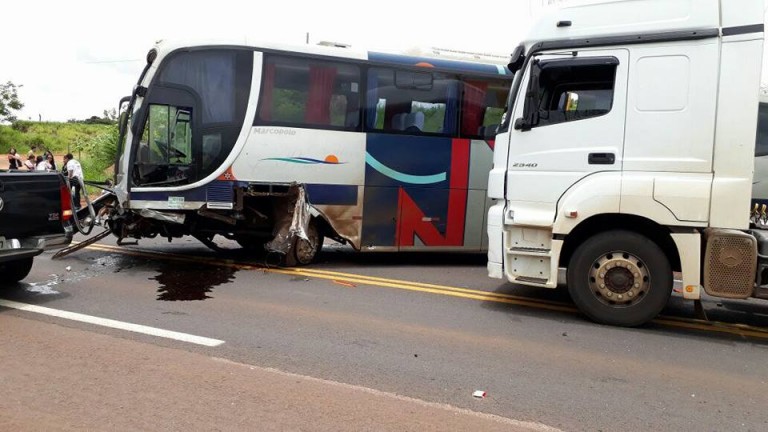 Uma pessoa morre em acidente na PR-323