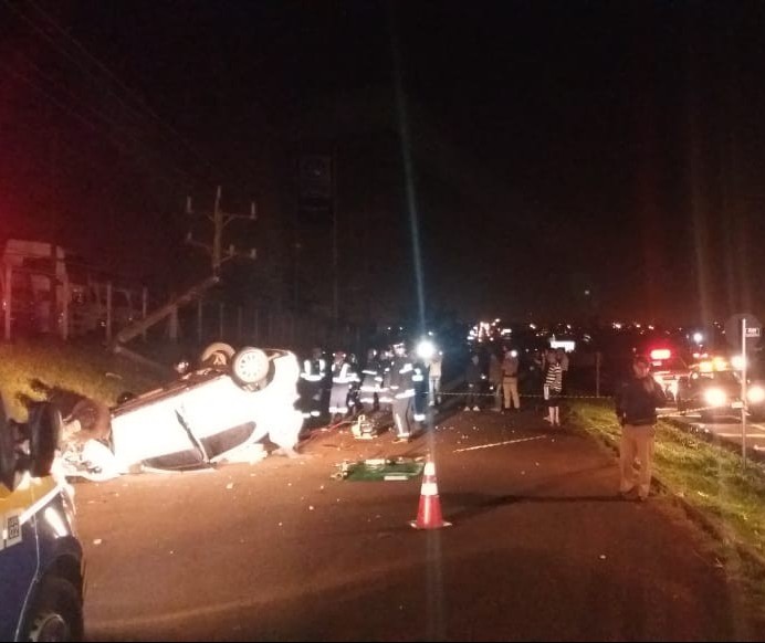 Carro que capotou estava acima do limite de velocidade, diz PRF