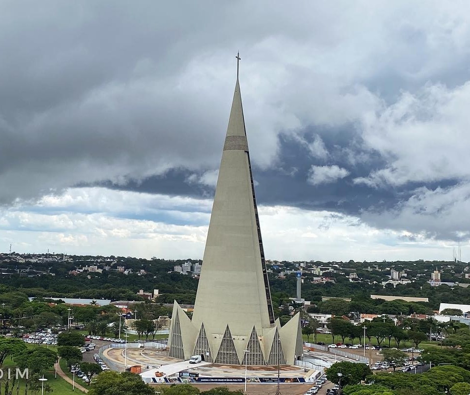 Chuva e temperaturas amenas marcam o início da quarta-feira em Maringá