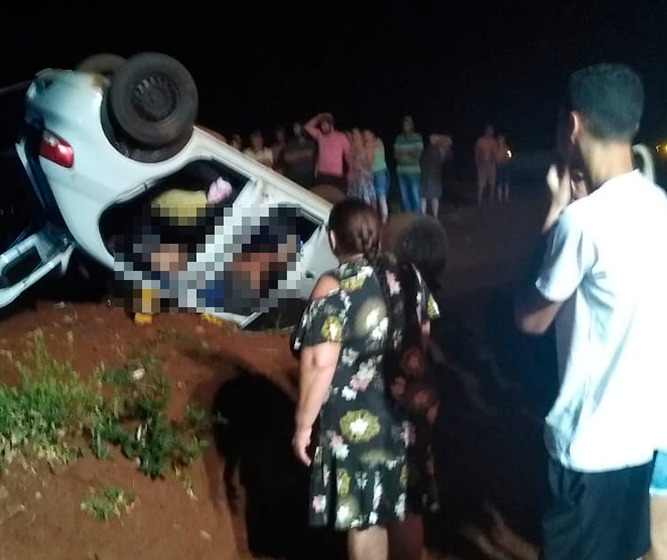 Motorista morre e passageiras ficam gravemente feridas após capotamento na PR-458