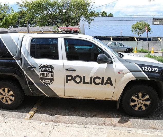 Idoso é preso em ônibus após passar mão em seios de passageira em Maringá